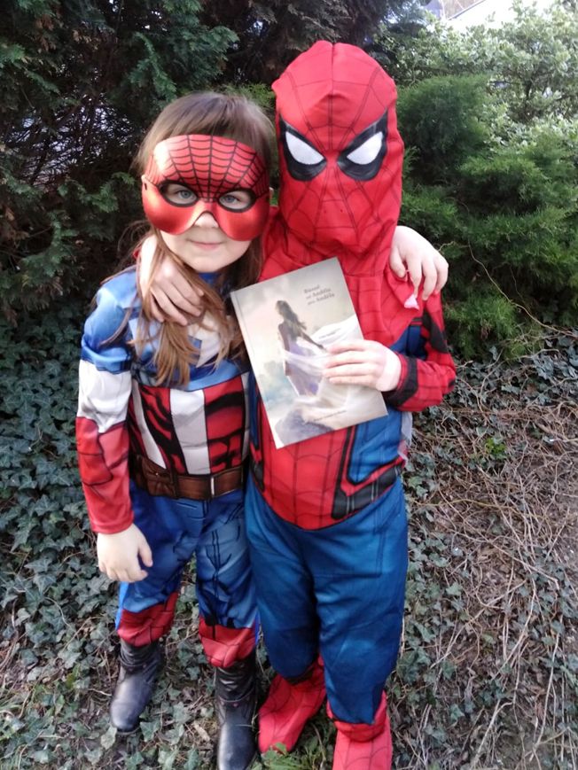 Spiderwoman & Spiderman